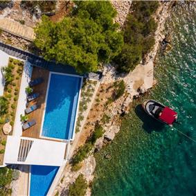 Luxury Beachfront Villa with Heated Infinity Pool near Trogir, Sleeps 8